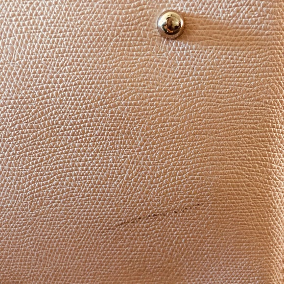 ‼️SOLD‼️Guess Tote - Picture 7 of 7